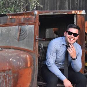 Meet your Posher, Eduardo